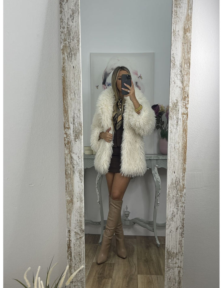 Runa™ - White Coat